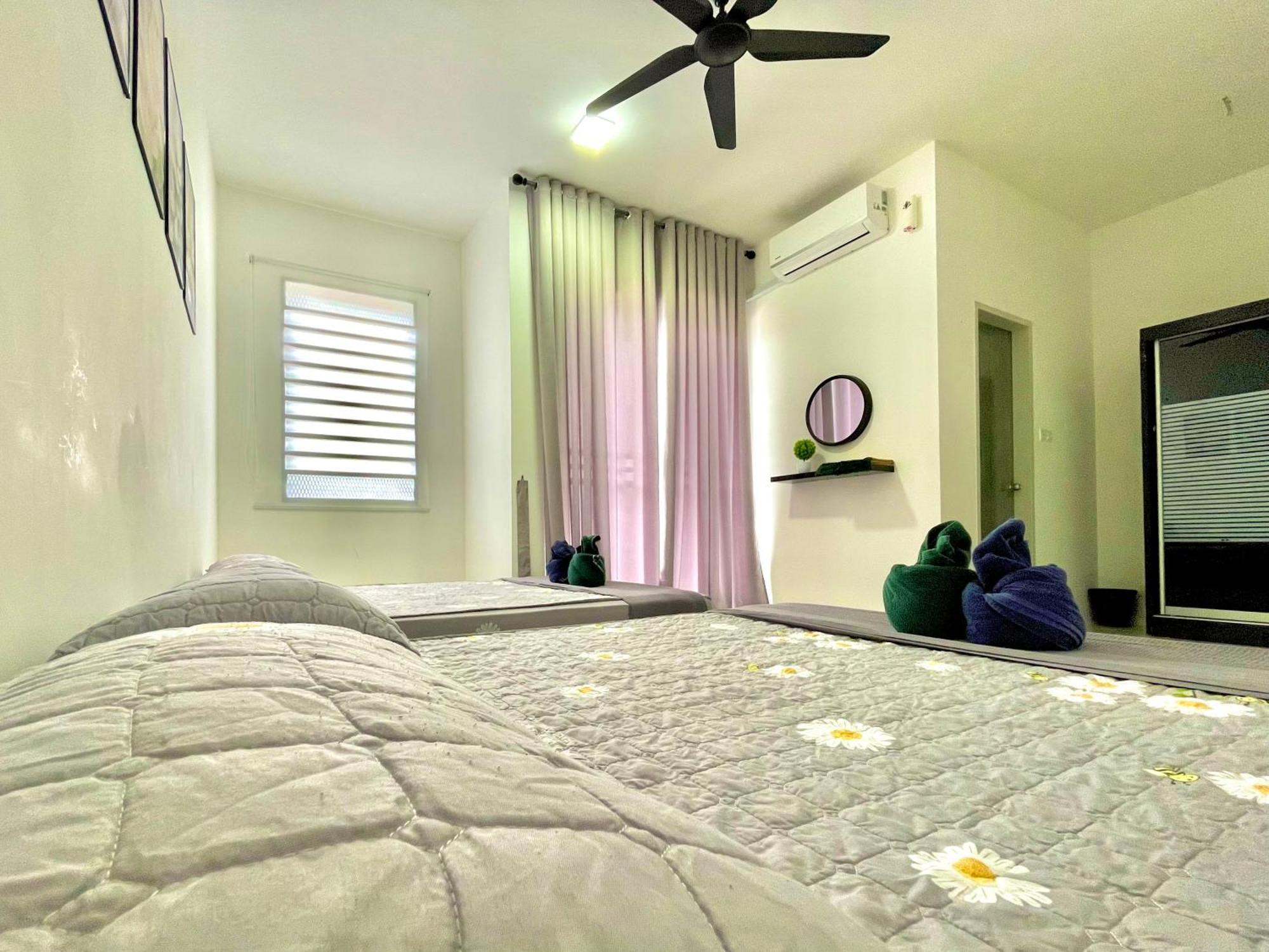Hanan Homestay Klebang Ipoh With A View Of Mount Korbu, For Musl!M Only!! Экстерьер фото